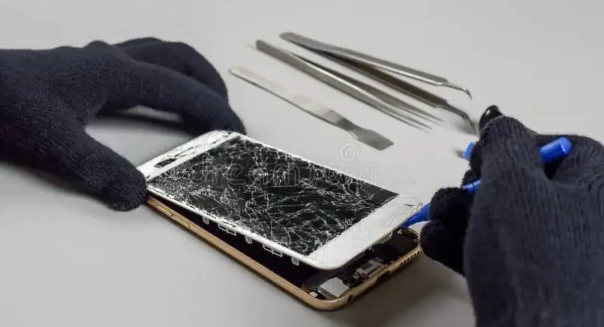 How to fix a broken smartphone screen at home